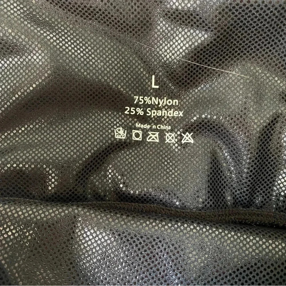3/$39 NWOT Shiny Shine leggings L - Picture 4 of 4
